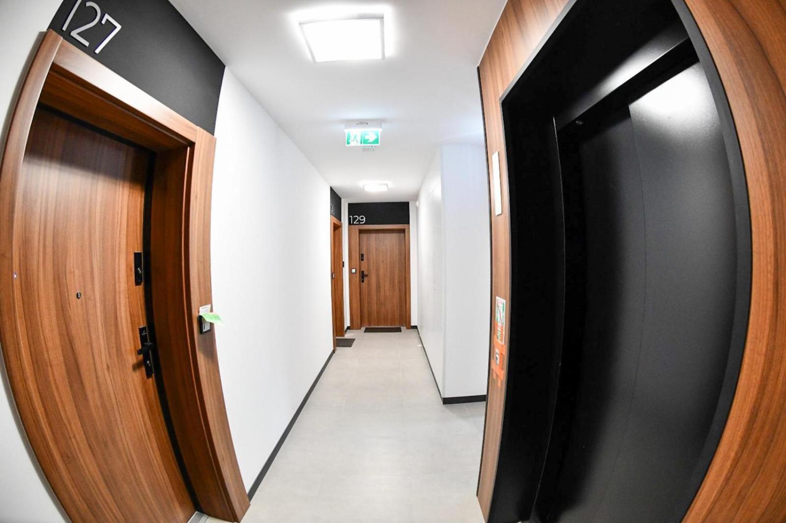Elegant Two-Room Apartment, Sleeps 4, Near Turon Arena, With Balcony Krakow Exterior photo